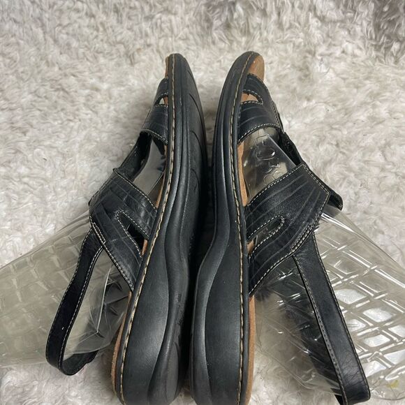 Clarks leather dark Brown strap sandals hook and loop Velcro strap.SZ11 . - Picture 5 of 9